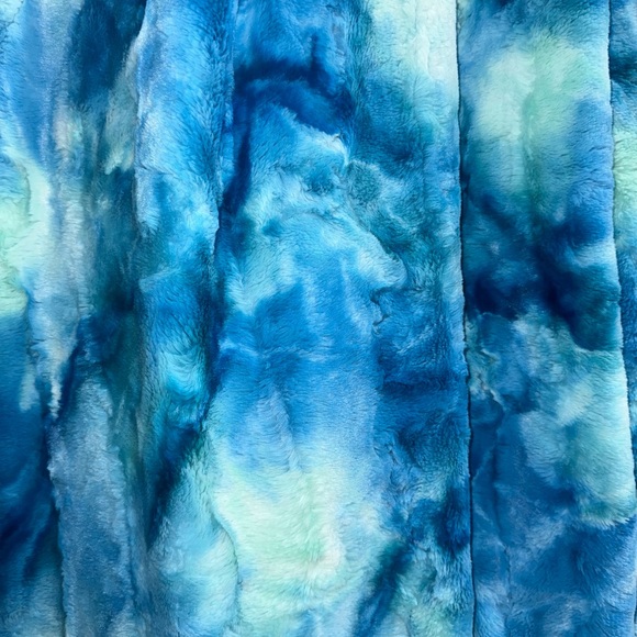 Double sided blue glow sorbet minky - mega size 60x90 The handmade Heifer - Picture 2 of 2